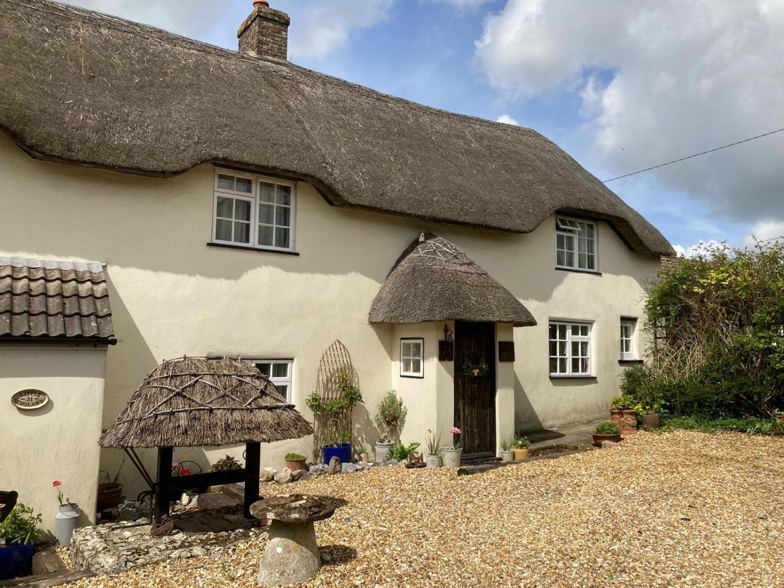 Guest Suite At 31 Little England Milborne Saint Andrew Exterior foto